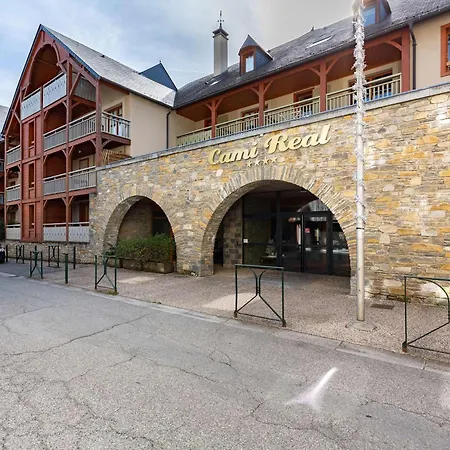 Centre Saint-lary Avec Piscine, Sauna Et Parking - Fr-1-296-425 *