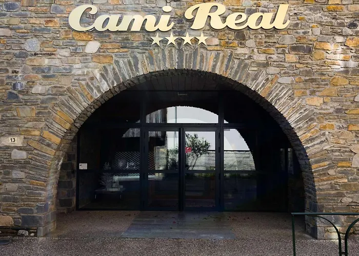 Centre Saint-lary Avec Piscine, Sauna Et Parking - Fr-1-296-425 Saint-Lary-Soulan