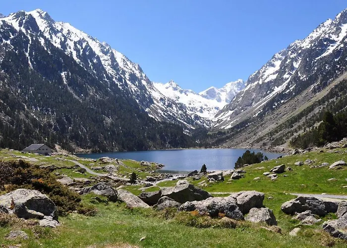 Centre Saint-lary Avec Piscine, Sauna Et Parking - Fr-1-296-425